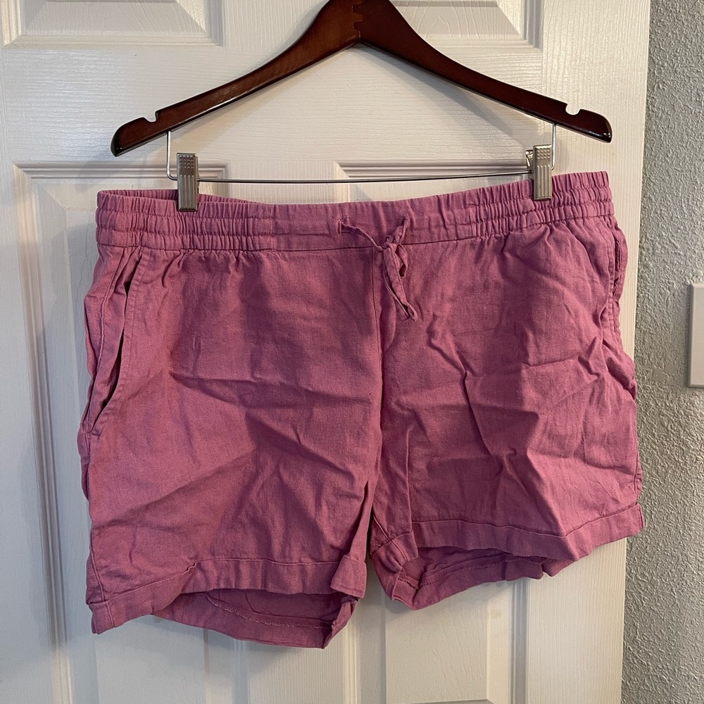 Old navy linen shorts!
